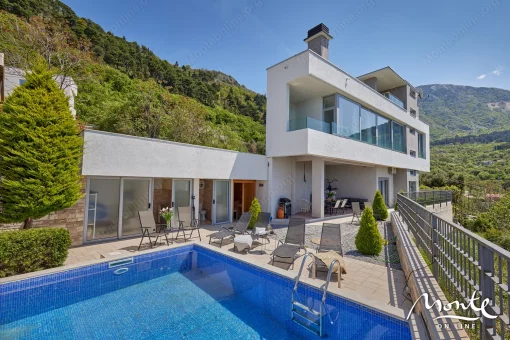 House in Tivat, Tivat Municipality