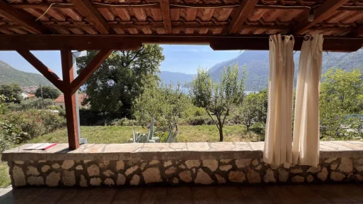 House in Risan, Kotor Municipality