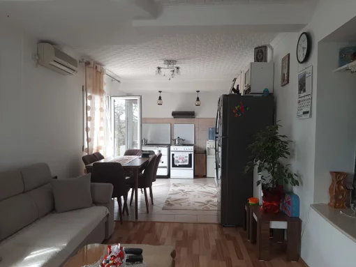 House in Sutomore, Bar Municipality