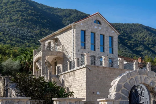 Commercial property in Stoliv, Kotor Municipality