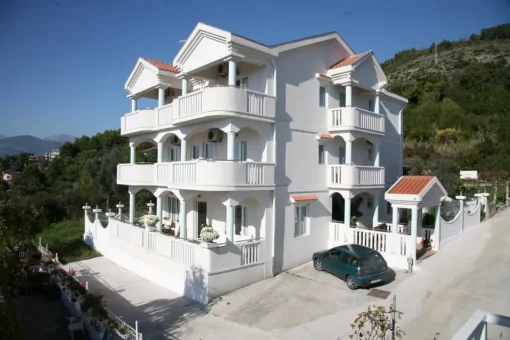 Hotel in Kavac, Kotor Municipality