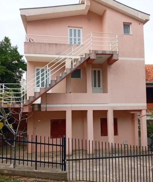 House in Busat, Bar Municipality