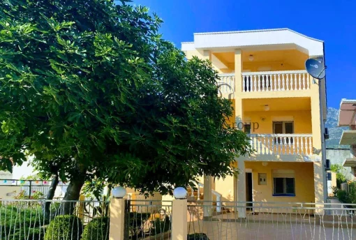 House in Dobra Voda, Bar Municipality