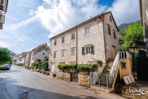 House in Prcanj, Kotor Municipality
