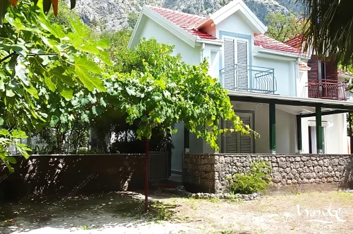 House in Donji Orahovac, Kotor Municipality
