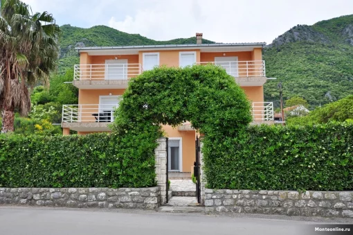 House in Prcanj, Kotor Municipality