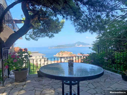 Apartment in Sveti Stefan, Budva Municipality