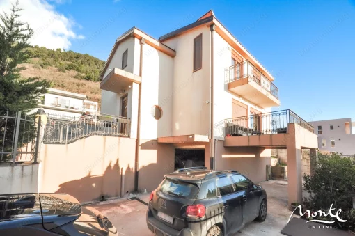 House in Kavac, Kotor Municipality