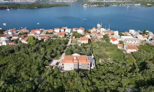 Urbanized plot of 1, 620 m2 with utilities in Tivat, Montenegro