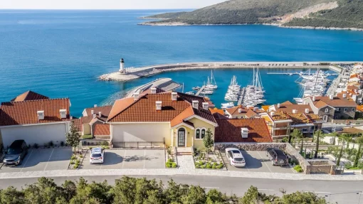 Apartment in Radovici, Tivat Municipality