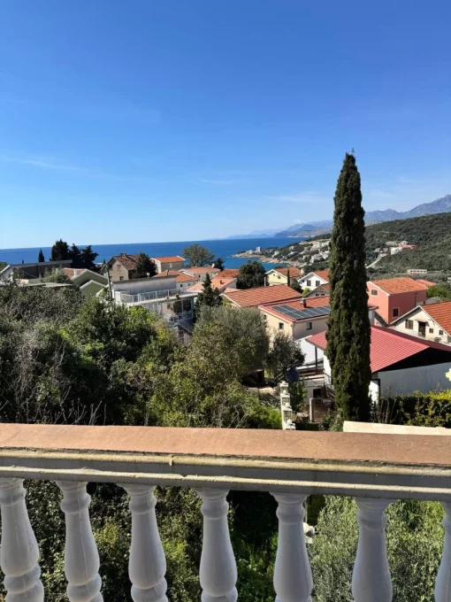 House in Busat, Bar Municipality