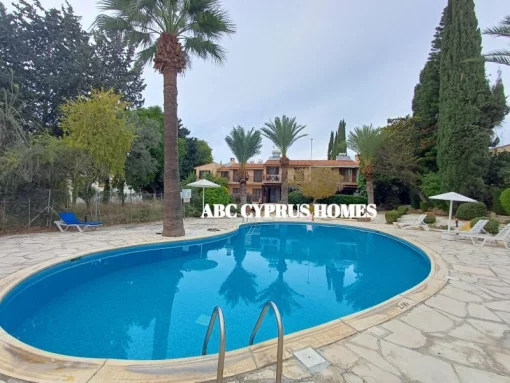 Townhouse in Kato Paphos, Paphos District