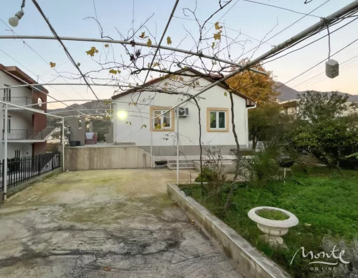 House in Dobra Voda, Bar Municipality