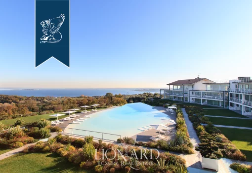 Apartment in Padenghe sul Garda, Lombardy