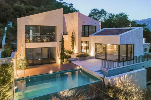 House in Prcanj, Kotor Municipality