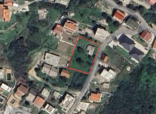 A plot of land with a garden house in a quiet residential area of the city of Bar, Montenegro