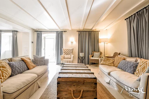 House in Dobrota, Kotor Municipality