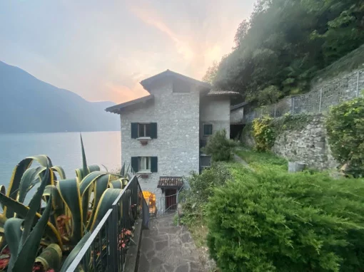 Villa w/panoramic terraces near lake