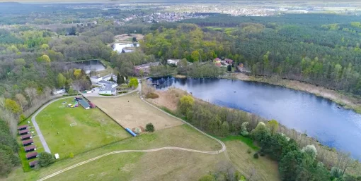 Lake side hotel  •  Plot area 6.5 hectares with 2 ponds