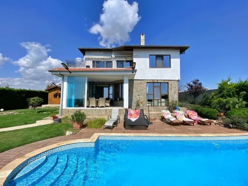 Houses (villas) in Spain