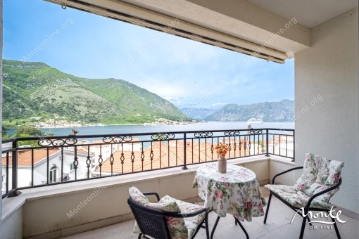 Apartment in Dobrota, Kotor Municipality