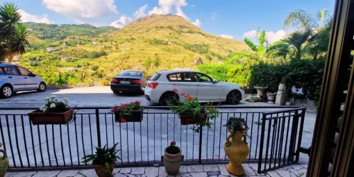 Apartment with a separate entrance in the historic center