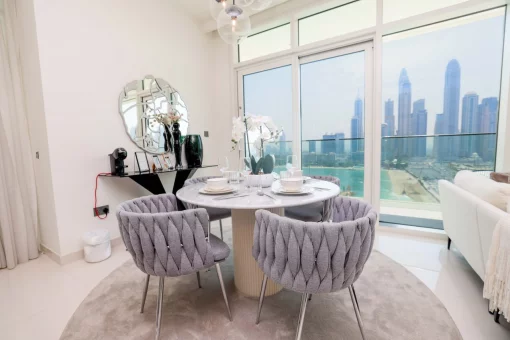 Penthouse in Emaar Beachfront, Dubai Emirate