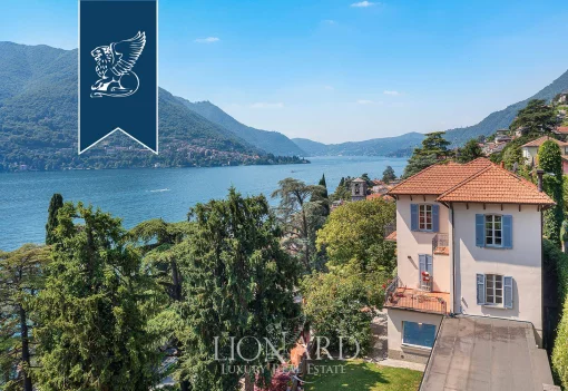 House in Carate Urio, Lombardy