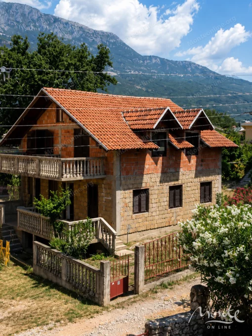 House in Dobra Voda, Bar Municipality