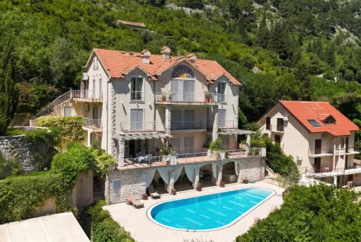 Apartment in Muo, Kotor Municipality