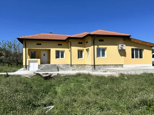 House in Dobrich Region